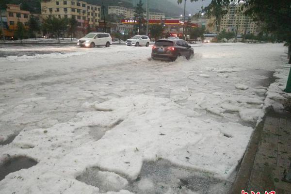 华泰—证券资产管理旗下华泰紫金价值甄选a仅在招商银行销售，且申购费高达1.5%，基民买50万多花6700元