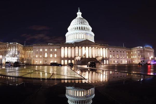 协—创数据冲刺,港股：上半年营收49亿 期内利润4.2亿