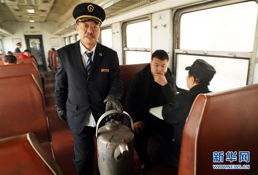 亚太股.份：整车企业对零部件企业每年都有年降要求